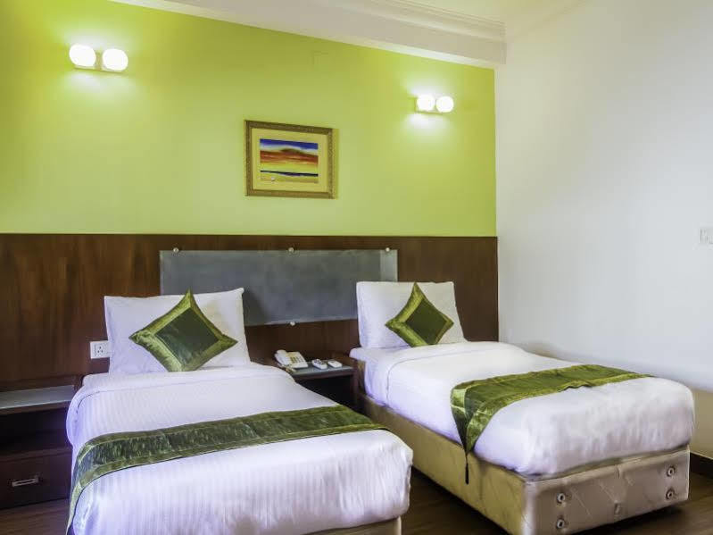 Treebo Angson Hotel Ченай Екстериор снимка