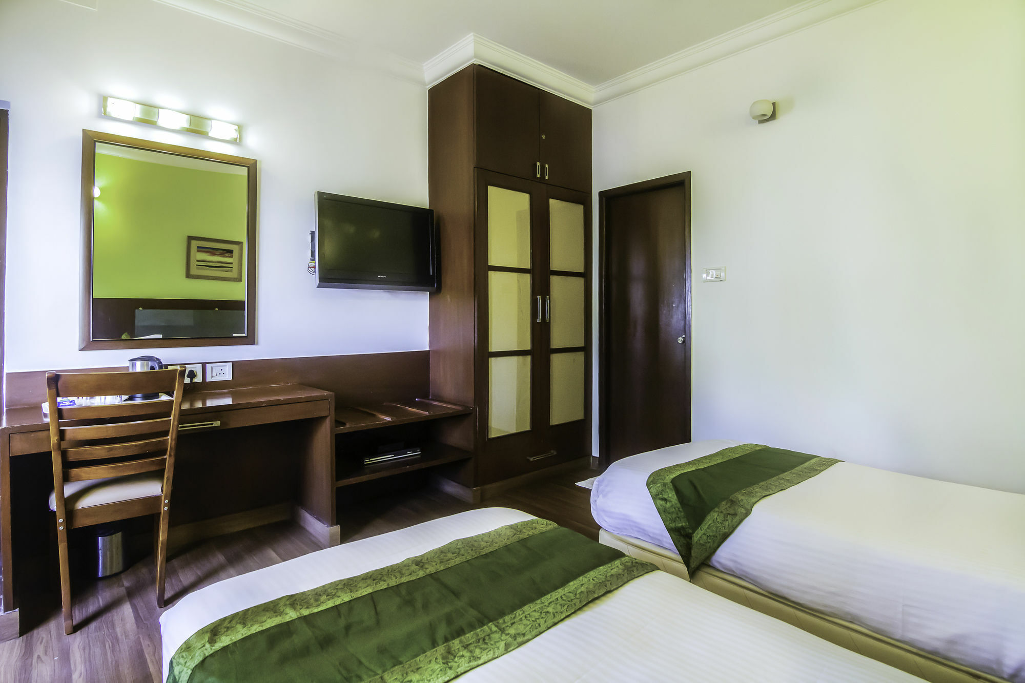 Treebo Angson Hotel Ченай Екстериор снимка