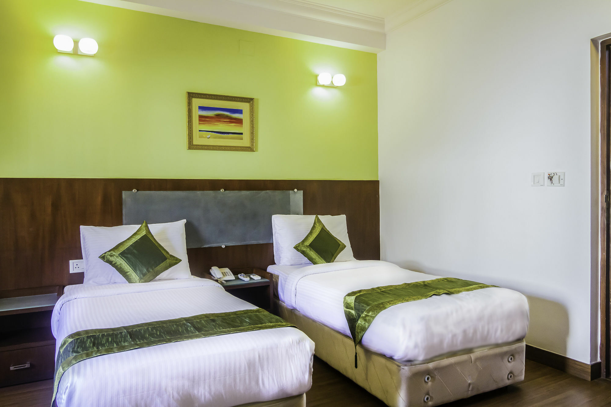 Treebo Angson Hotel Ченай Екстериор снимка