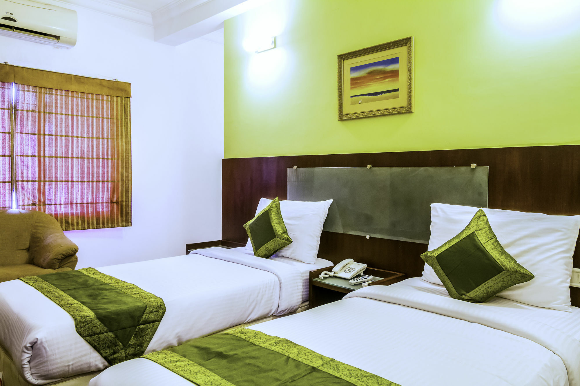 Treebo Angson Hotel Ченай Екстериор снимка