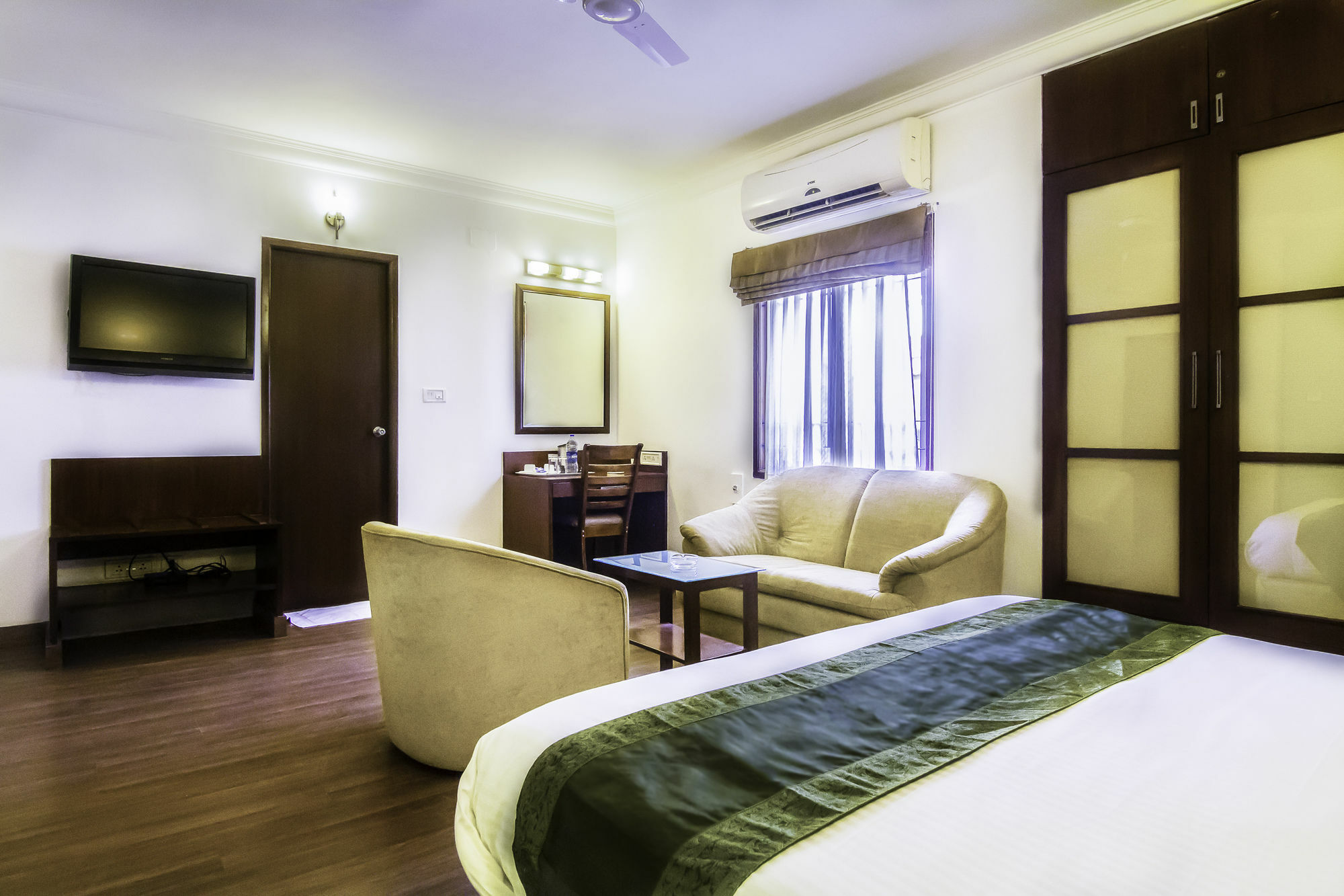 Treebo Angson Hotel Ченай Екстериор снимка