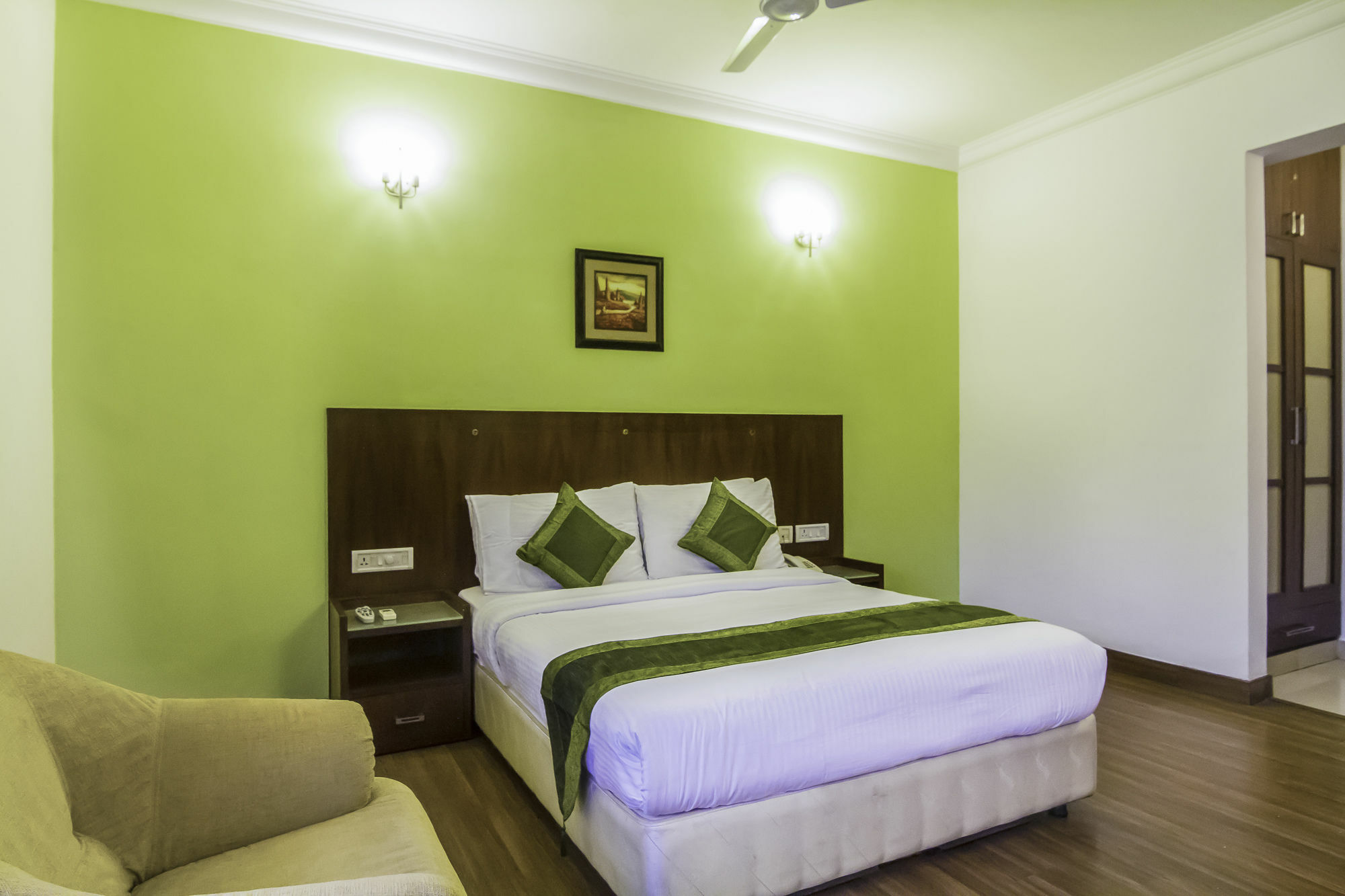 Treebo Angson Hotel Ченай Екстериор снимка